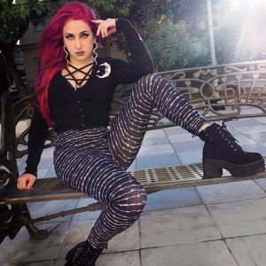 Super soft High Waist Leggings Barbed Wire Kisses